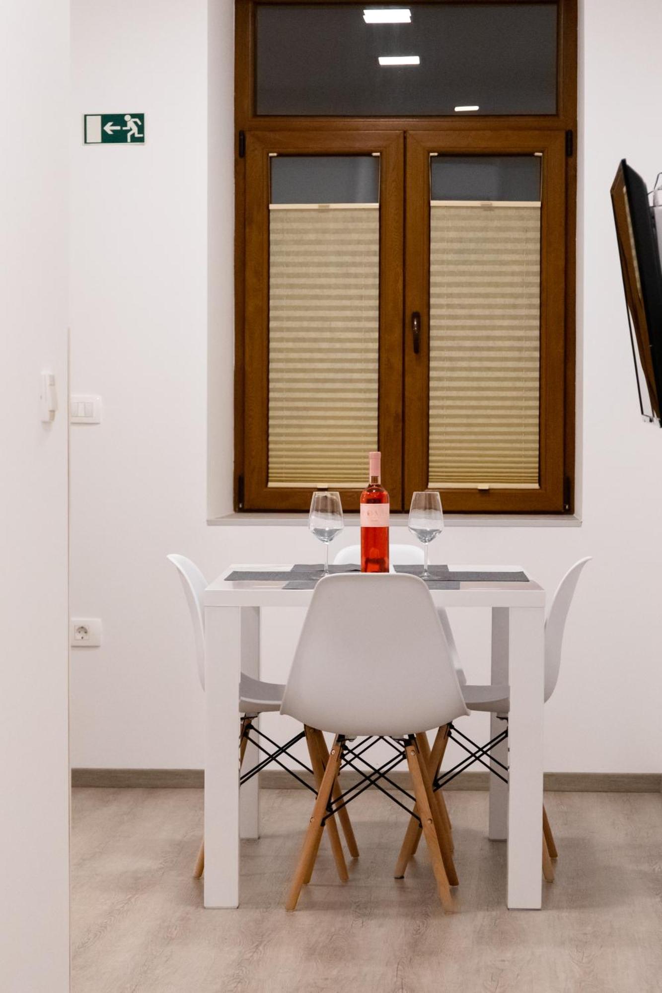 Oliver Street Apartment Віпава Екстер'єр фото
